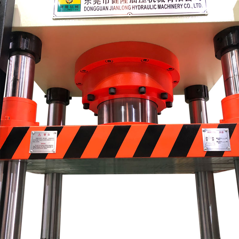 Weight block forming four-column hydraulic press
