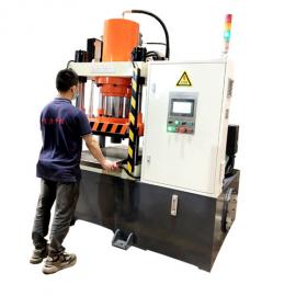 Hydraulic press for hot pressing of composite materials