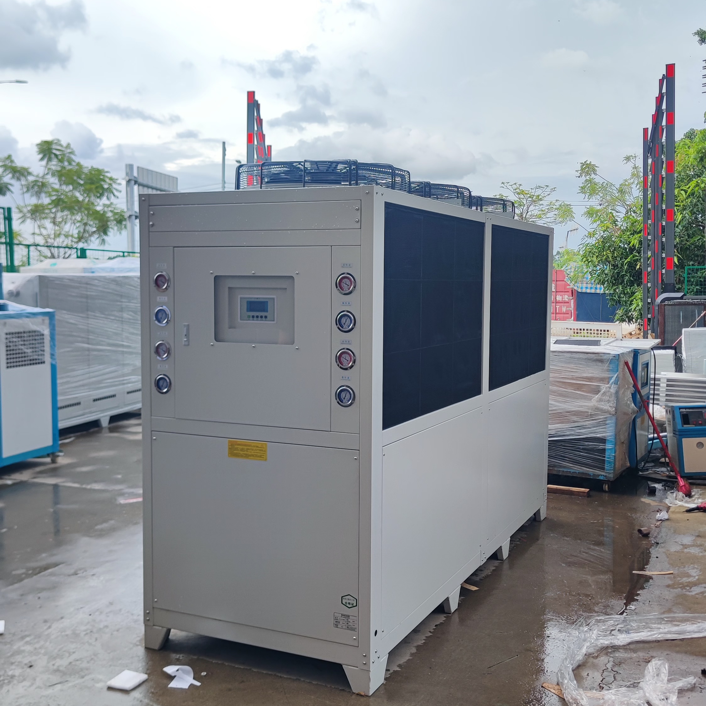 Applications of Industrial Chillers in the Electronics and Semiconductor Industries